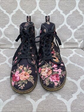 Dr. Martens Shoreditch Black Floral Victorian Canvas Boots Women's  Sz 7 US